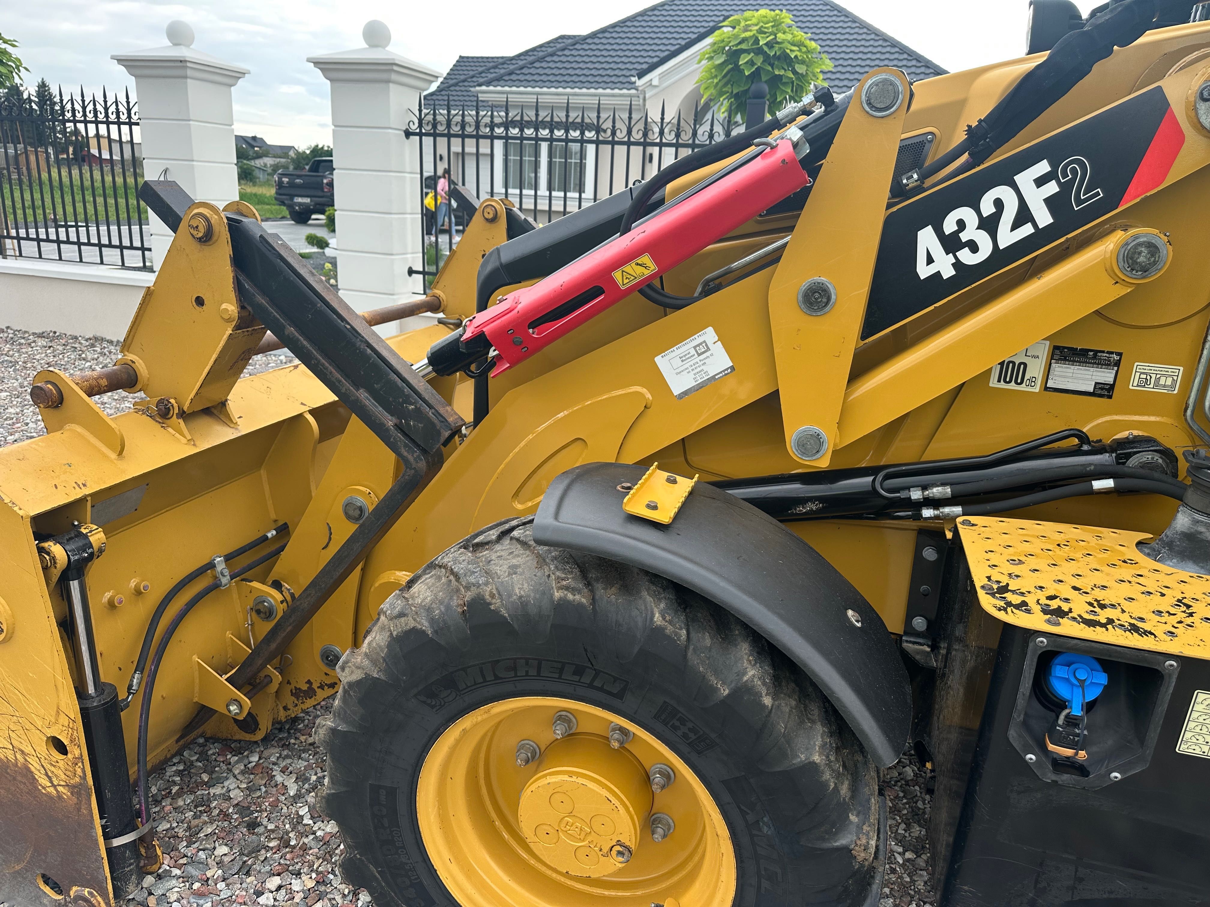 Koparko - ladowarka cat 432f2 w oryginale nic nie malowane 4900mth