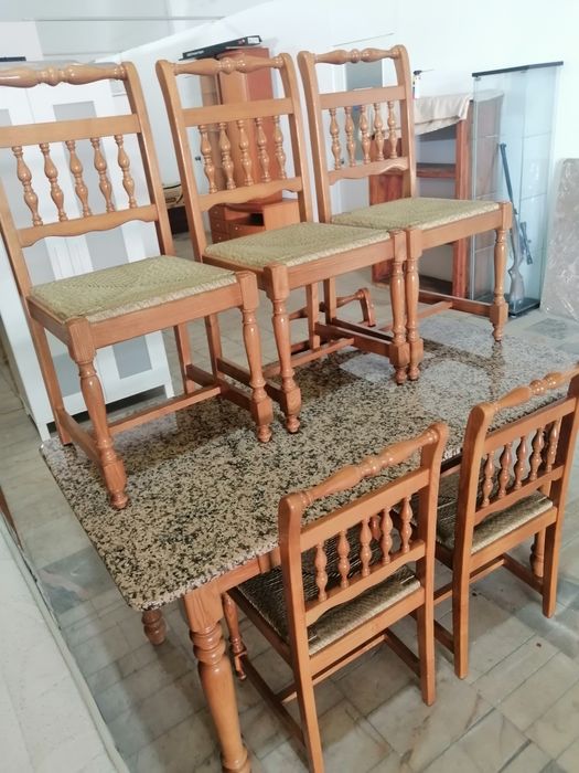 Mesa com Cadeiras