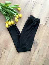 Klasyczne legginsy czarne lekko śliskie (M)