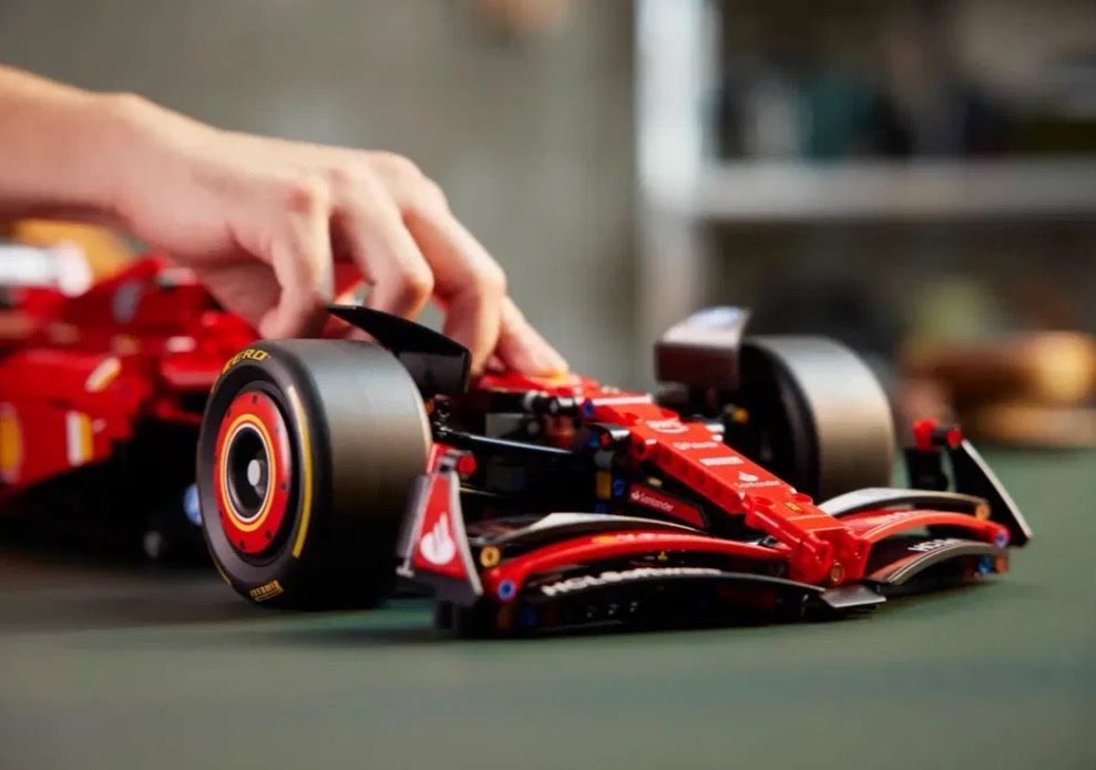 Конструктор Ферарі Ferrari SF-24 F1 Technic — болід Формули 1