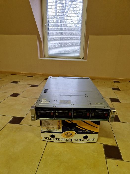 Сервер HP ProLiant DL80 Gen9 12 LFF 2U