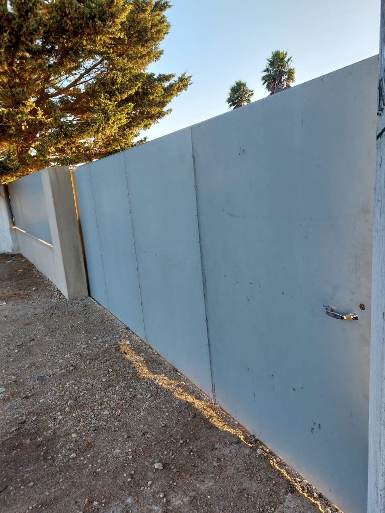 Portas, portões e construções metálicas