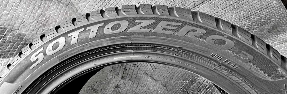 Шини Б/в 255.40.18 пара Pirelli