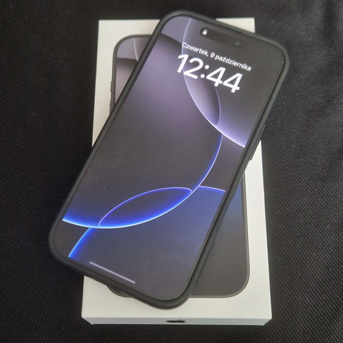 Na sprzedaż Iphone 16 pro 128gb w kolorze Czarny Tytan w idealnym stan
