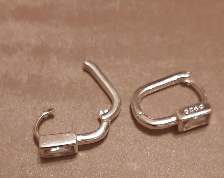 Продам новые позолоченные серьги