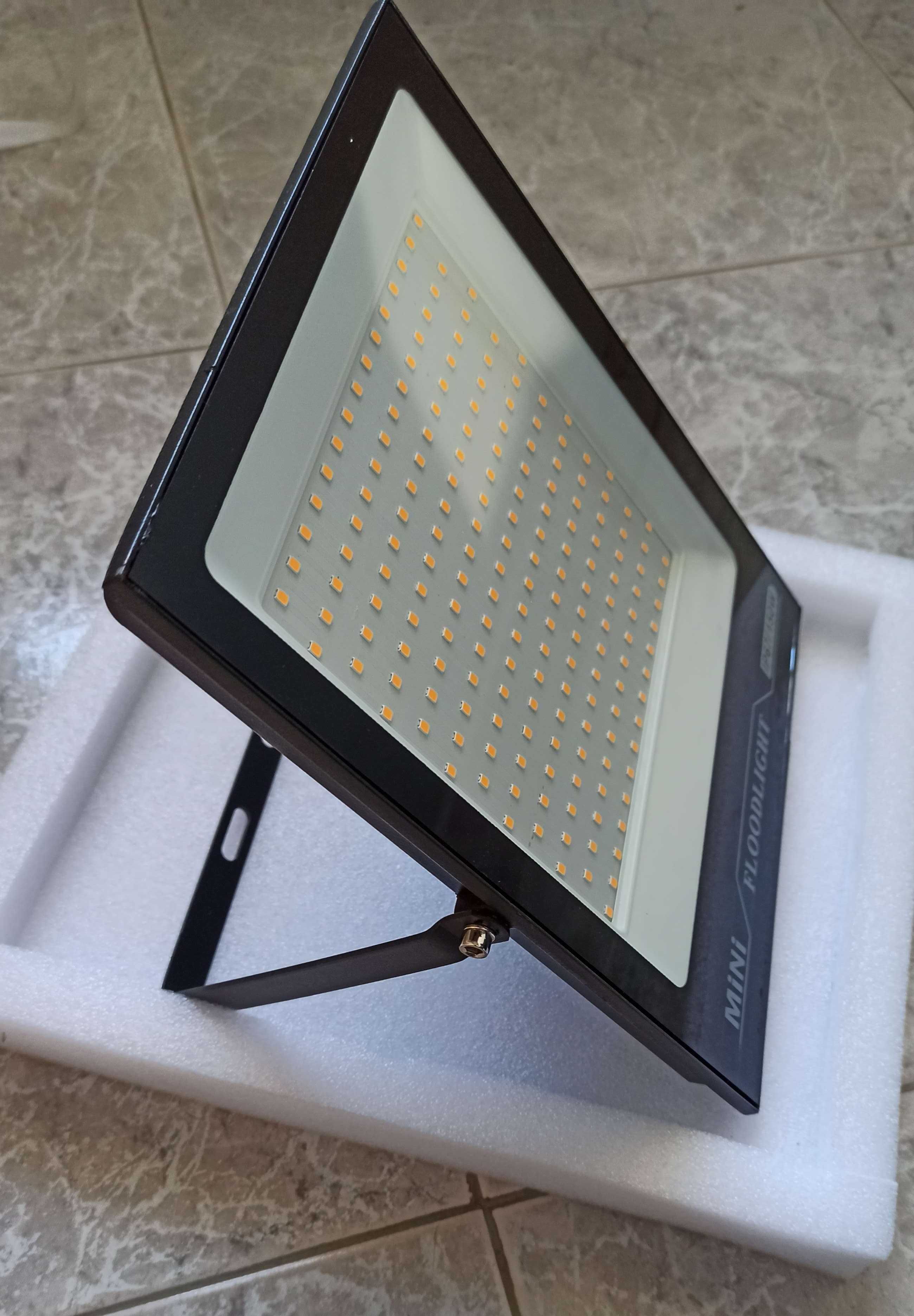 Foco LED de 150W