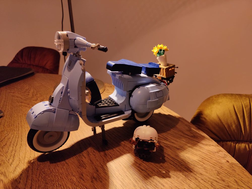 Lego vespa 125 - desmontado