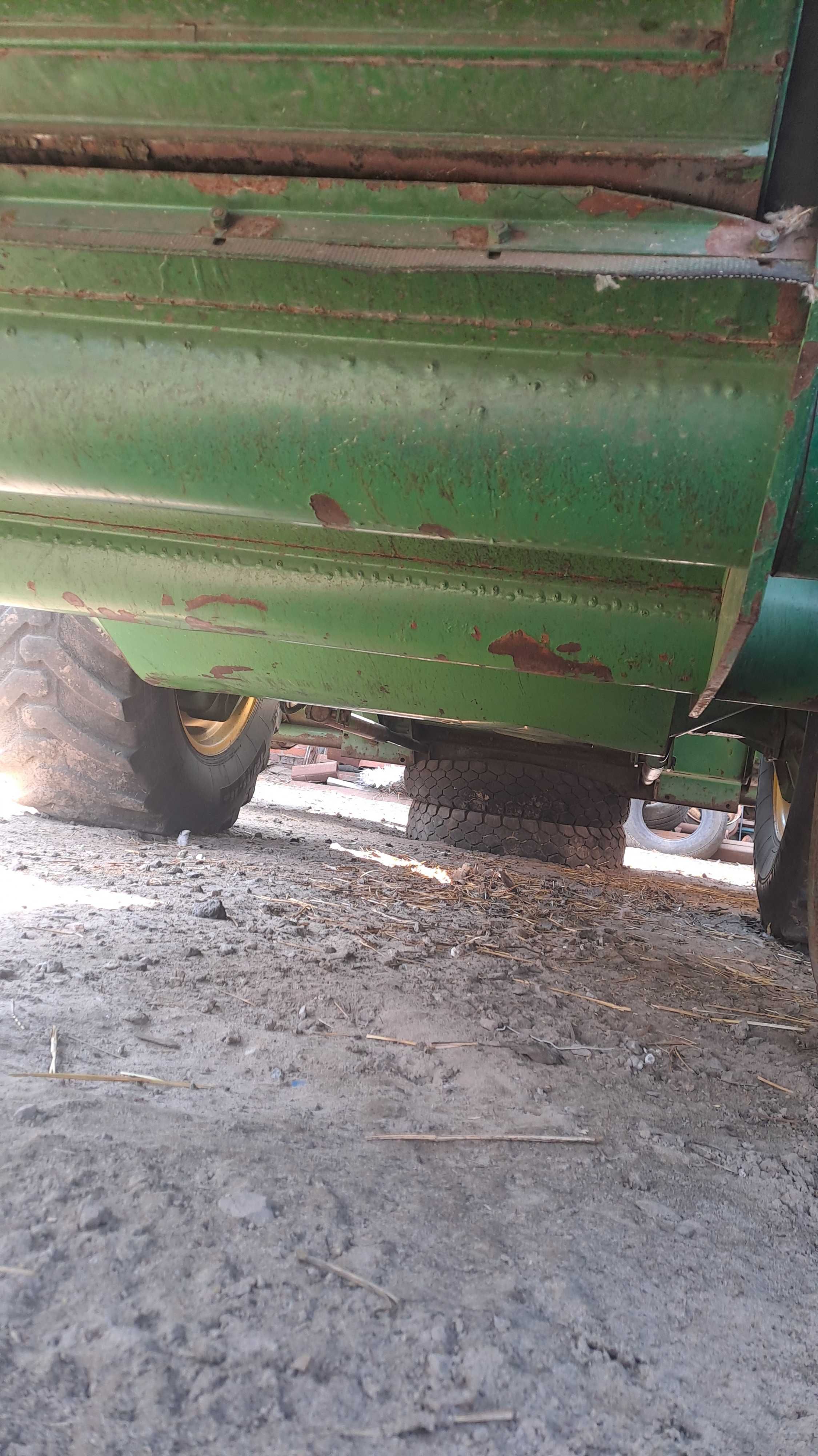 Продам комбайн John Deere 950.