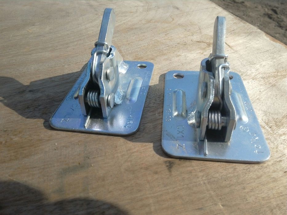 Żabka napinająca. Mocna. Szalunki stropowe i ścienne.stemple budowlane