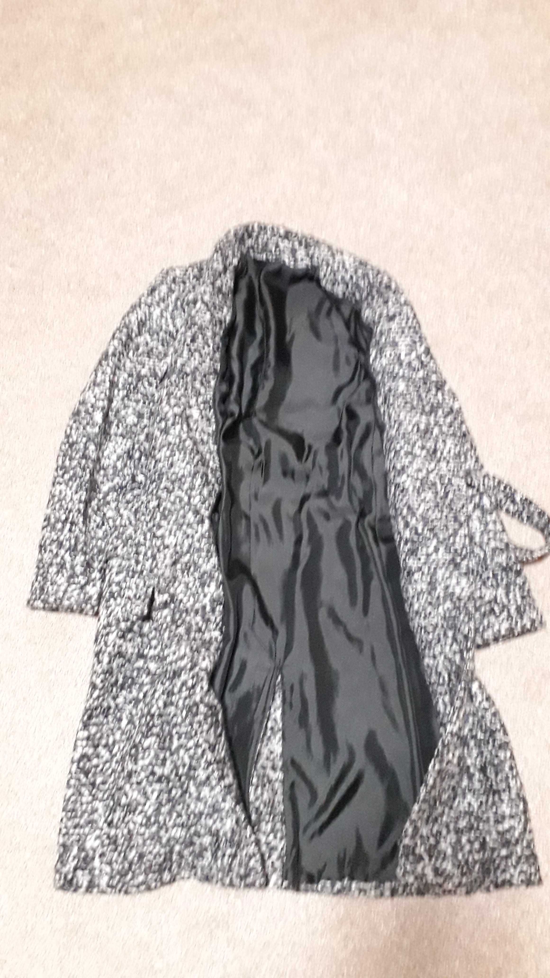 Пальто женское демисезонное 44-46 размера