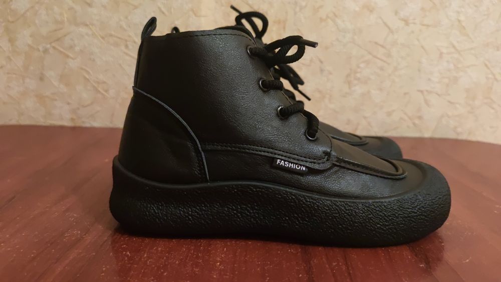 Продам новi жiночi черевики.