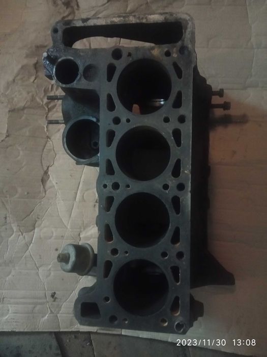 Продам запчасть блок цилиндров ВАЗ-21011. б/у.
