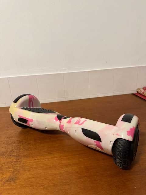 Dois Hoverboards à Solta – Prontos para Nova Aventura!
