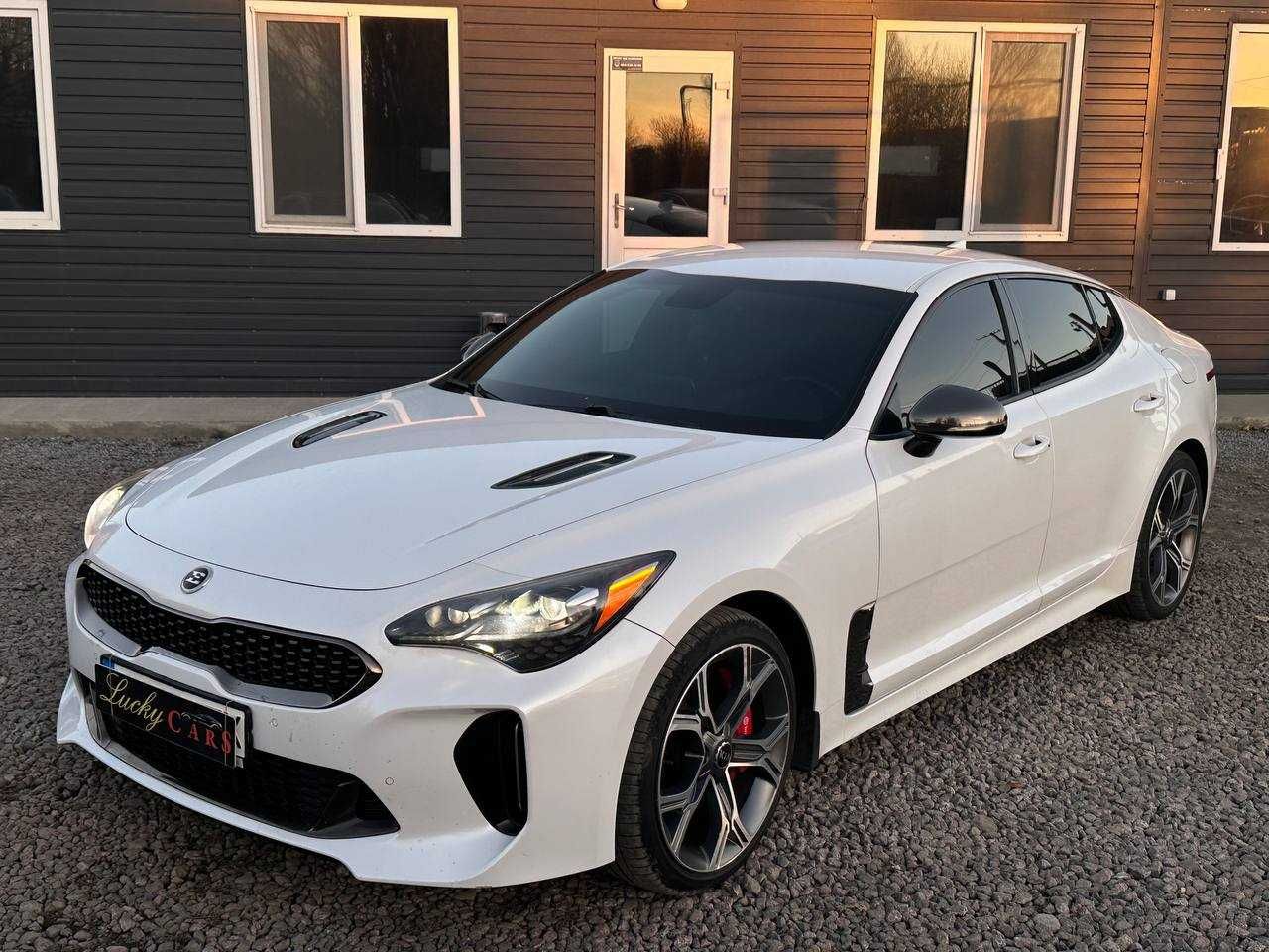 Авто Kia Stinger 2018