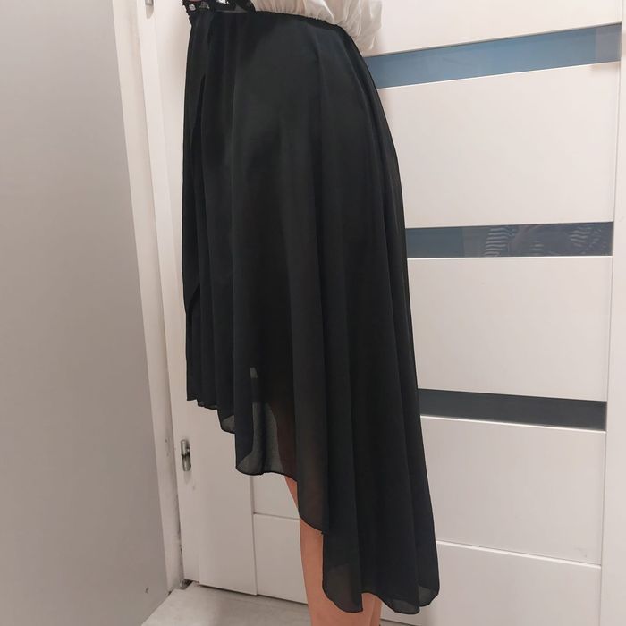 Sukienka na wesele z dłuższym tyłem made in Italy S 36