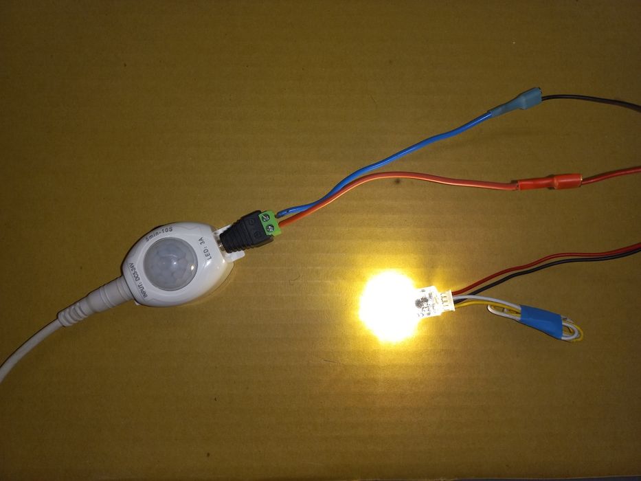 Датчик движения 12 вольт регулируемая задержка для  светодиодной ленты