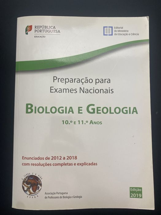 Livro com enunciados de exame de Biologia e Geologia