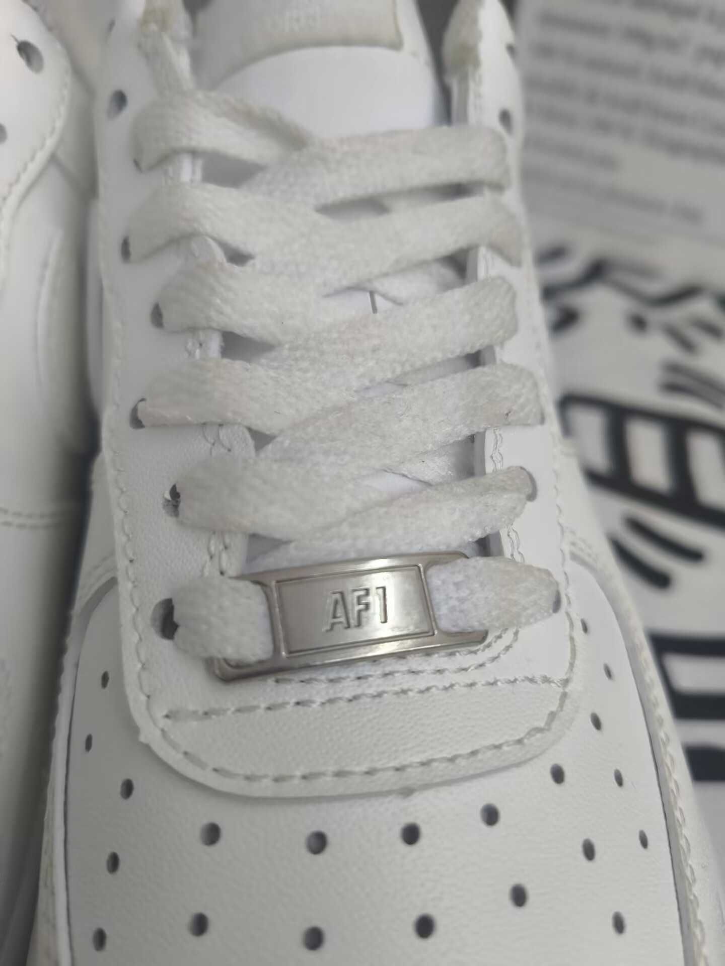 Męskie białe trampki Nike, rozmiar 44
