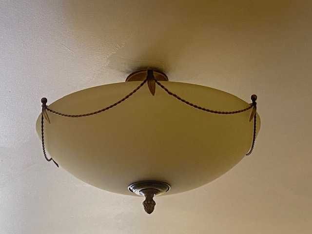 Dois Candeeiros de Sala de Estar