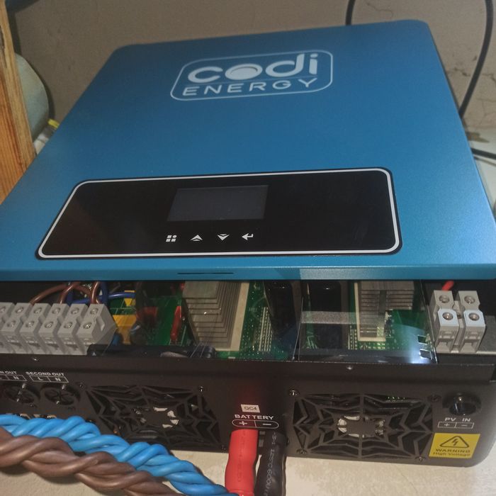 Гібридний Інвертор CODI 4200W 24V MPPT 120A — Надійне рішення для дому