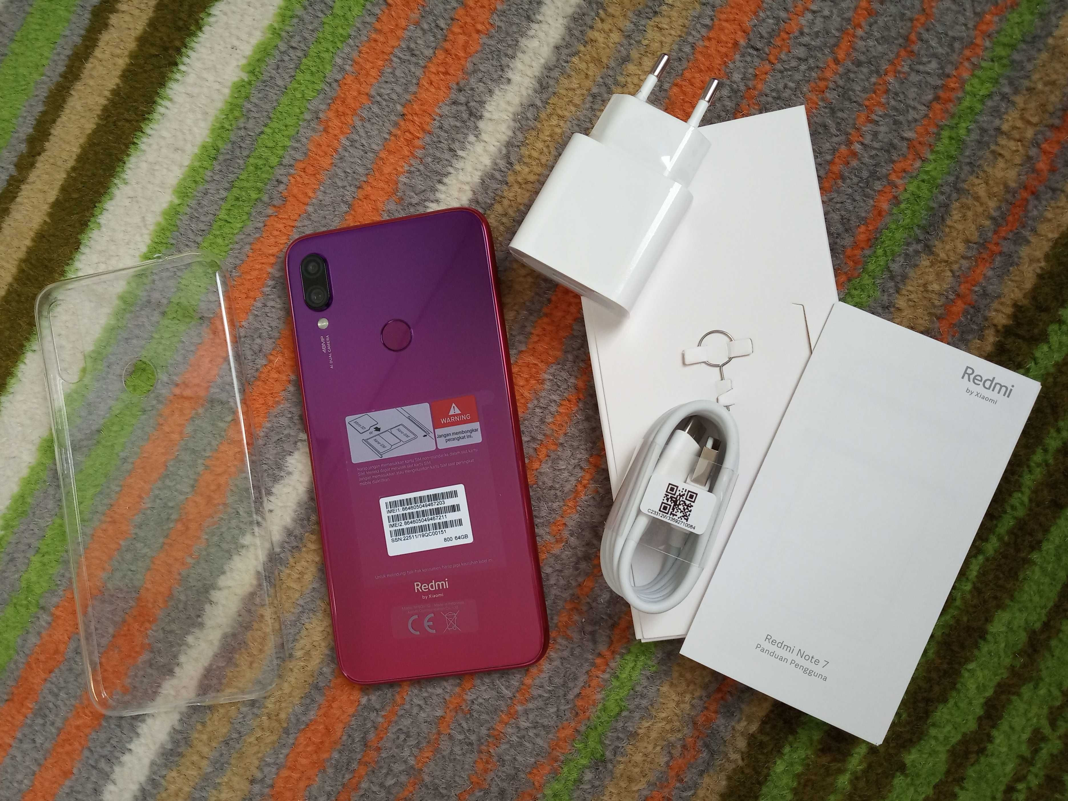 Xiaomi Redmi Note 7 в состоянии нового. Память 4/128 Камера 48 Мп.