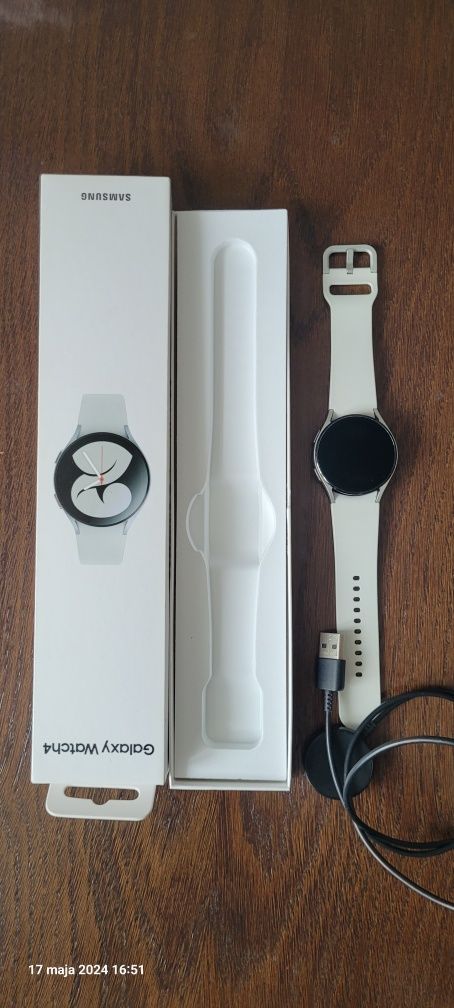 Samsung Galaxy watch 4 Silver