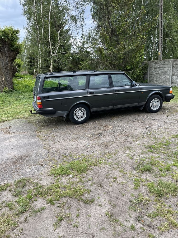 Volvo 240, 2,3 benzyna , legendarny Red Block