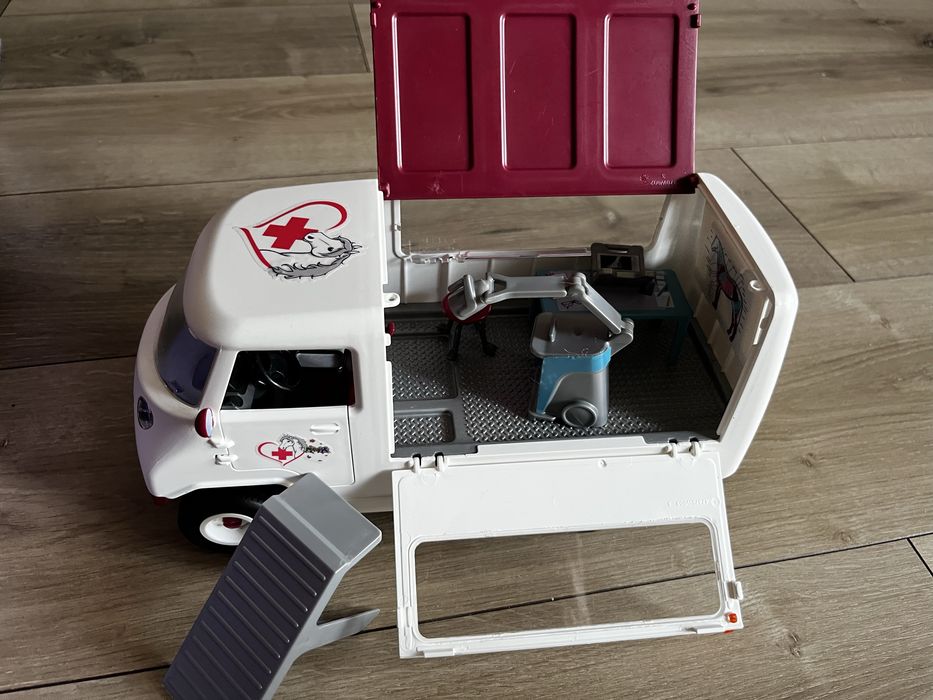 Schleich 72147 weterynarz