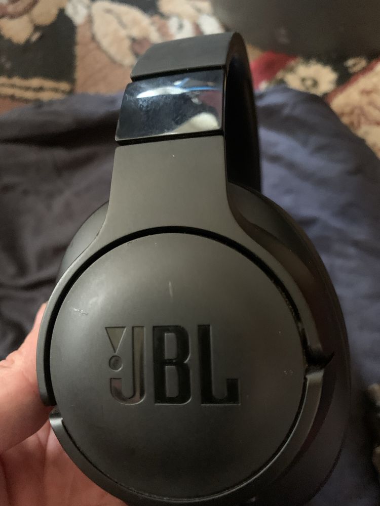 Безпровідні JBL 710