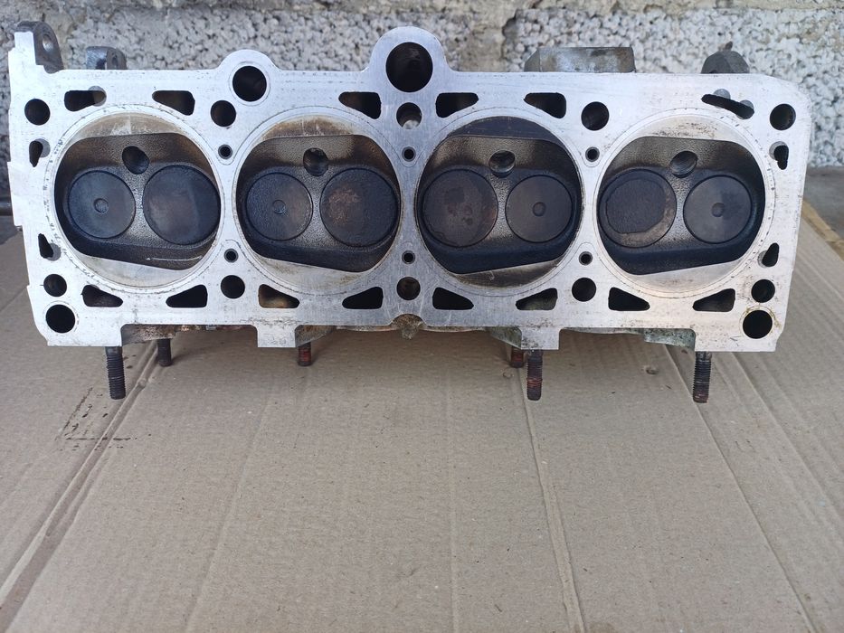 Гбц головка блока 026103373Q  1.6 1.8 VW pasat B3.4 Golf 2.3 aubi 80