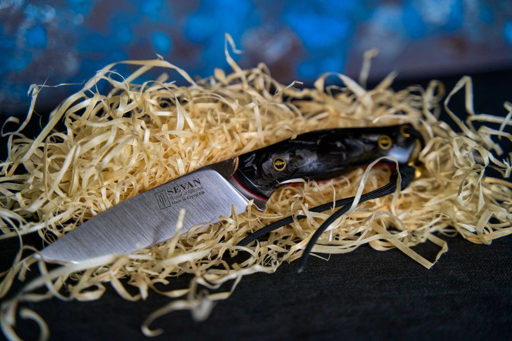 Ніж ручної роботи  із преміум матеріалів та сталі CPM MagnaCut