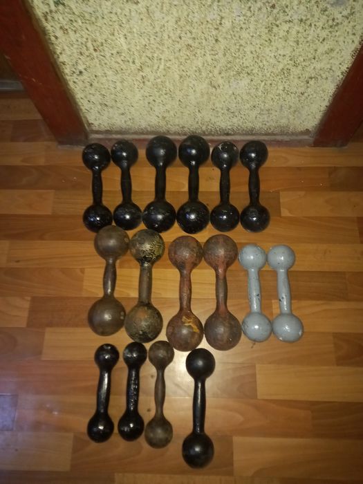 Продам гантелі. По 2,3,4,5,6,8,16кг.ціна договірна.
