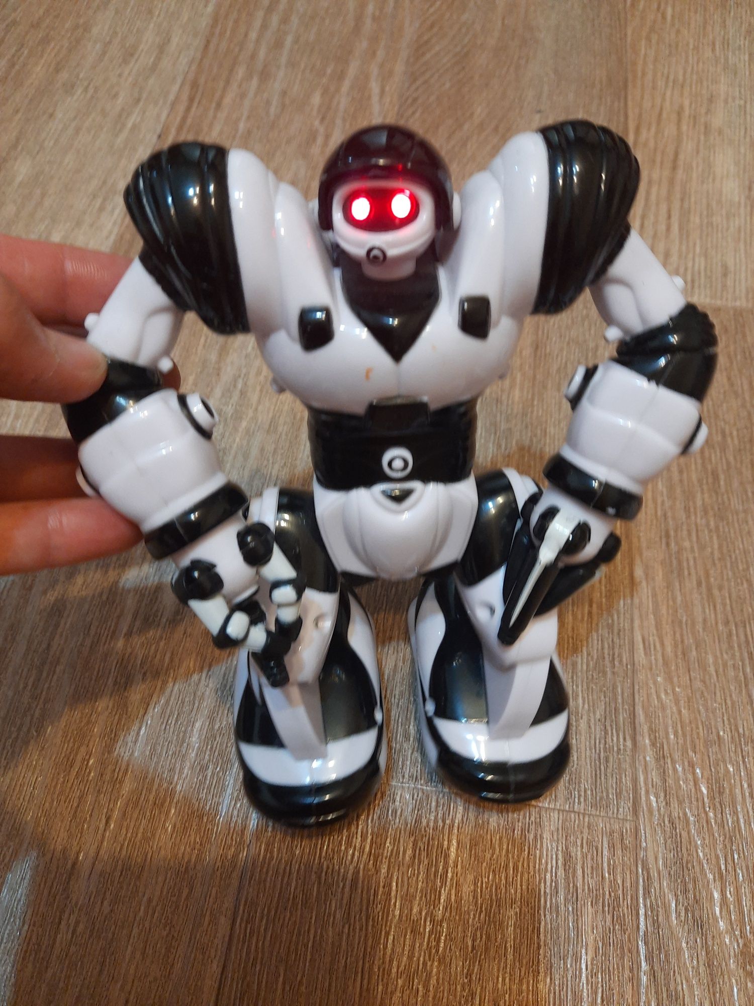 Робот WowWee mini Robosapien 18см