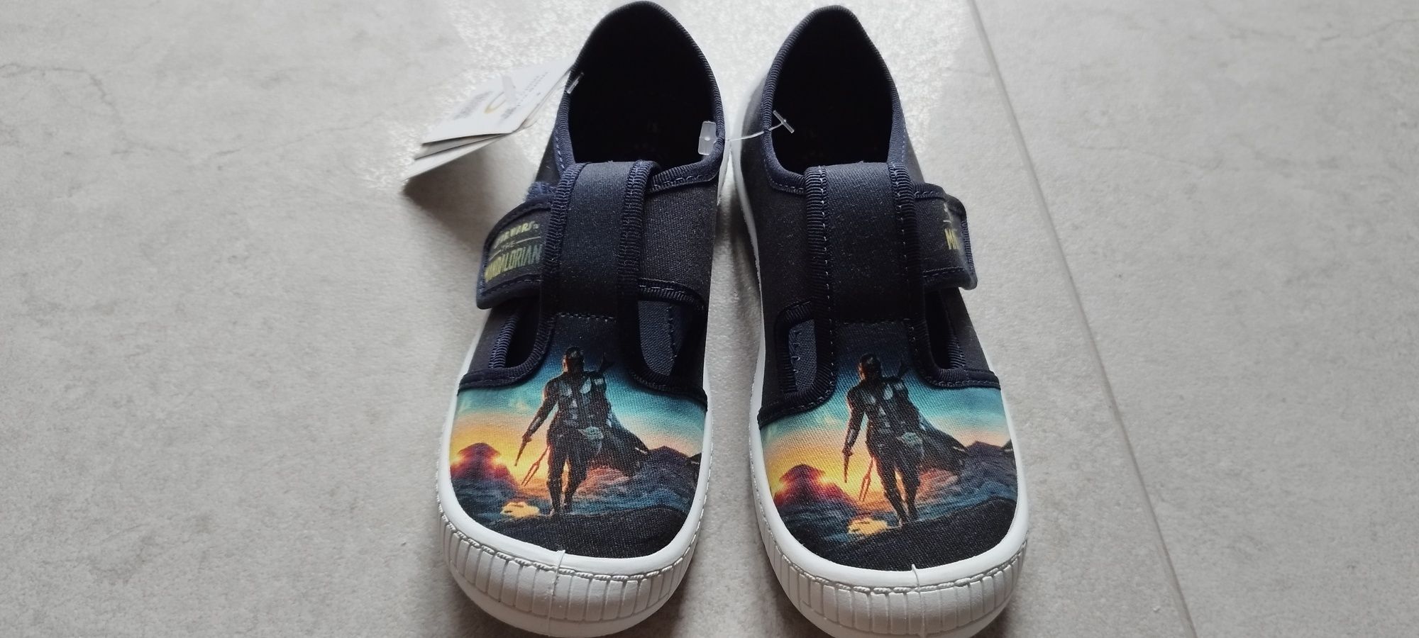 Nowe buty dziecięce Disney Star Wars Mandalorian rozmiar 31