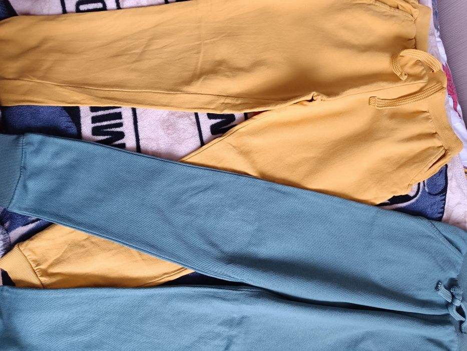 Zestaw 12 spodni dresowych dla dzieci 134