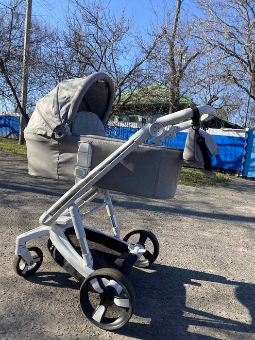 Продам коляску 2 в 1 ibebe
