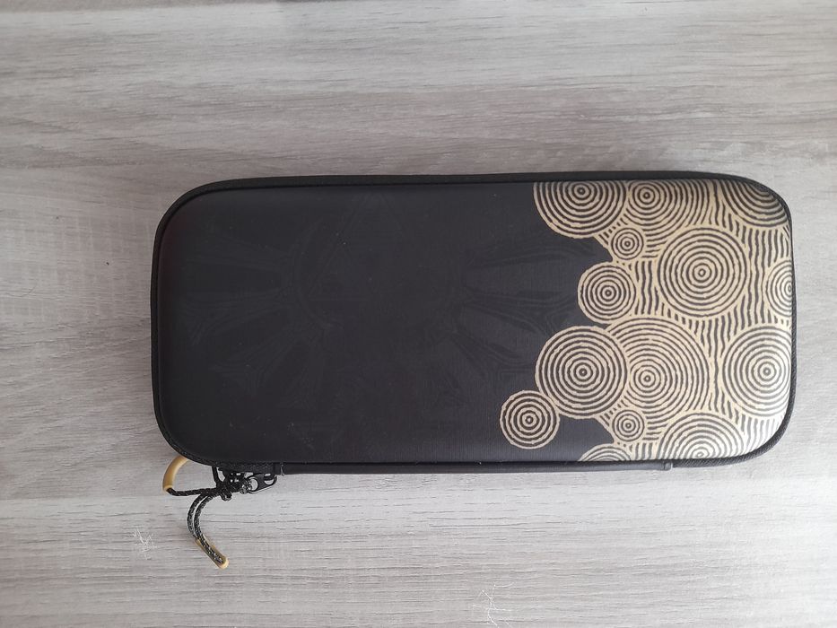 Nintendo Switch Oled edição limitada, 2 jogos e bolsa de transporte