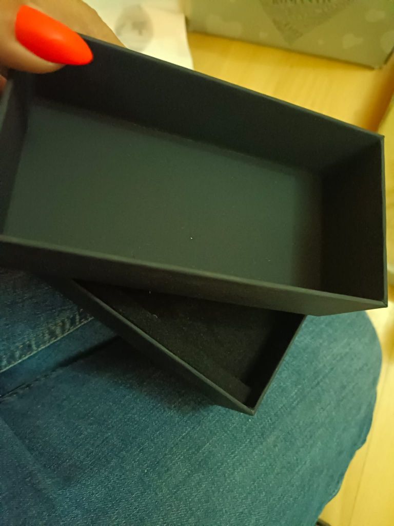 Pudelko i papiery Daniel Wellington zegarek
