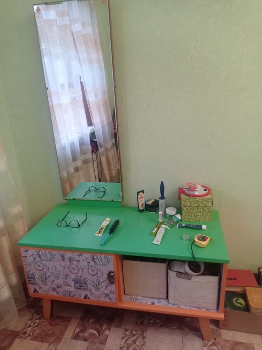 Трюмо тумба СРСР безкоштовно