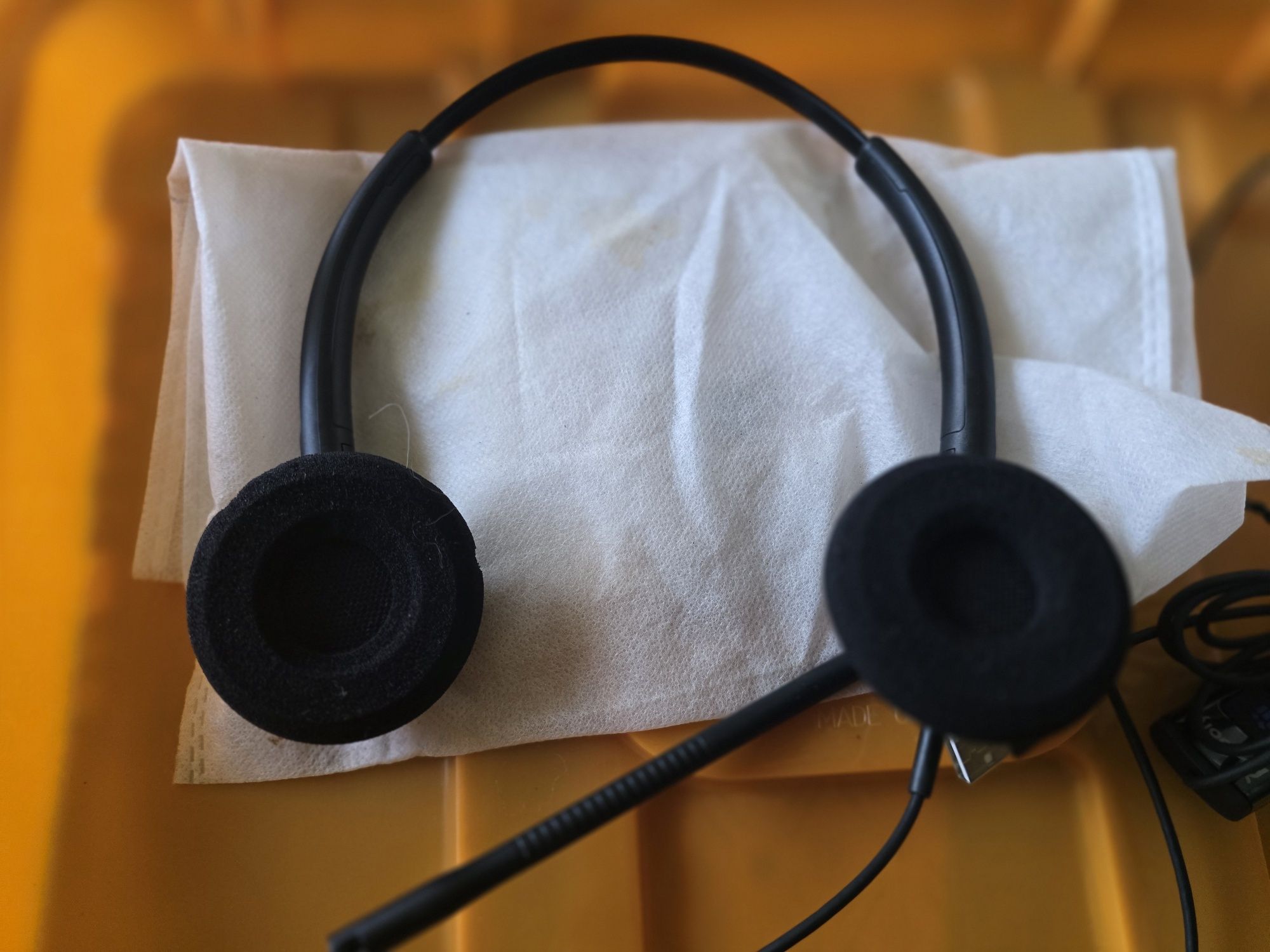 Auriculares Plantronics Novos