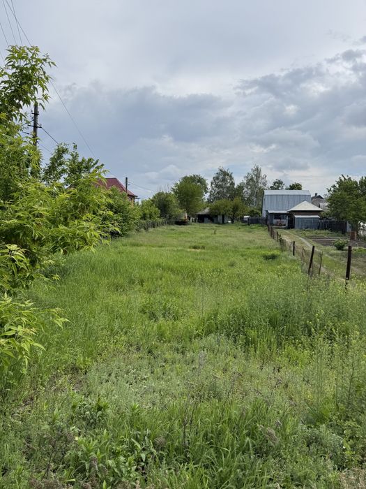 Продаж будинку та земельноі ділянку біля річки