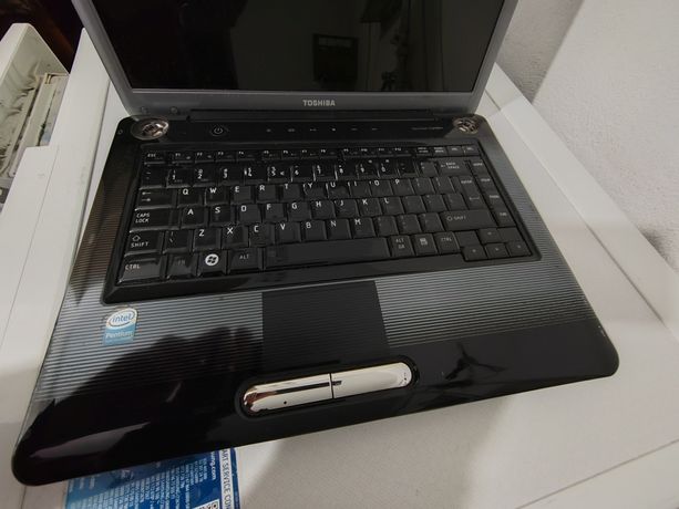 Laptop TOSCHIBA na części