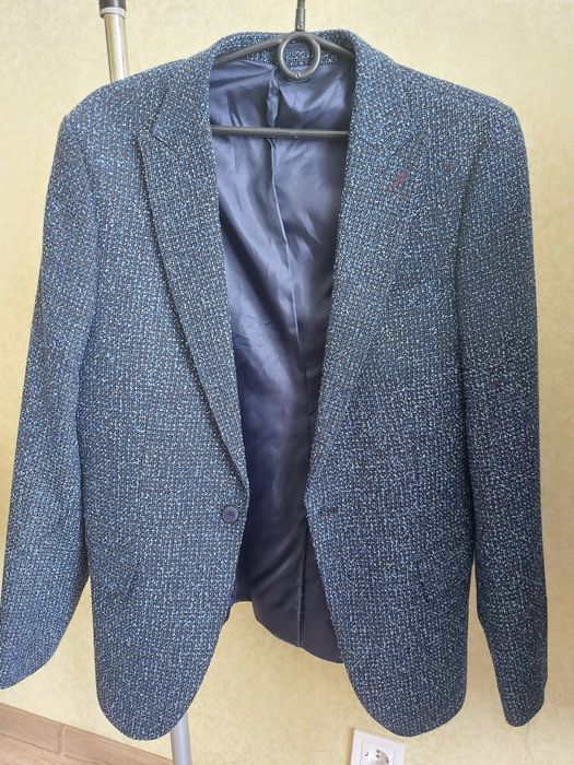 Чоловічий піджак