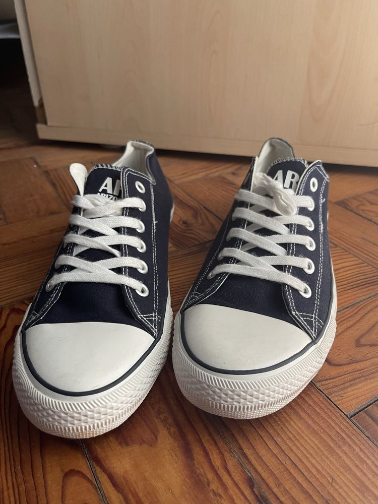Sapatilhas estilo Vans