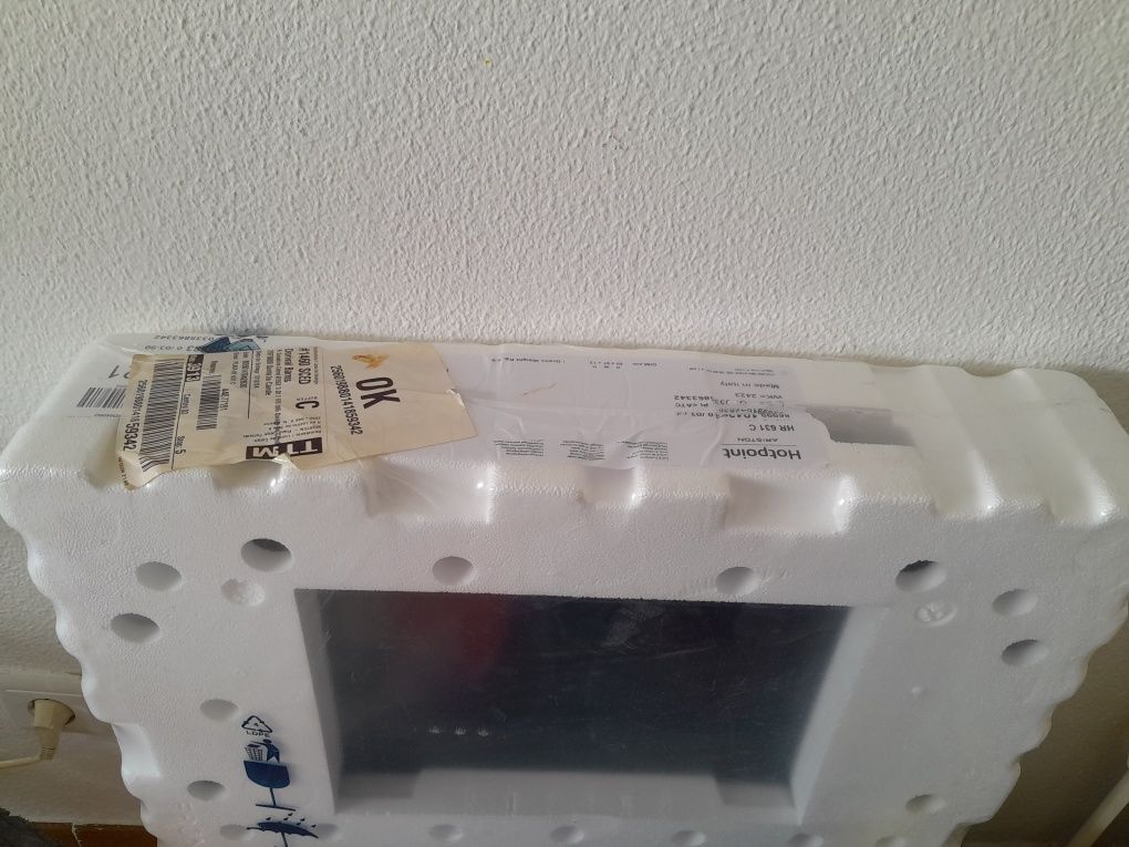Placa Ariston nova l58 cm - Preto)
3.