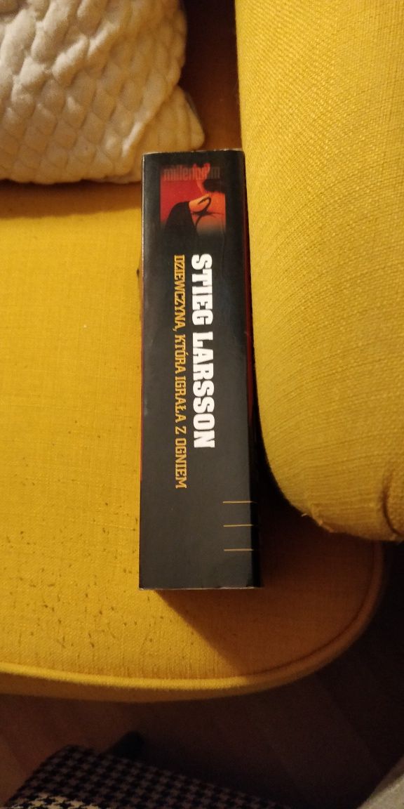 Stieg Larsson, Dziewczyna, która igrała z ogniem