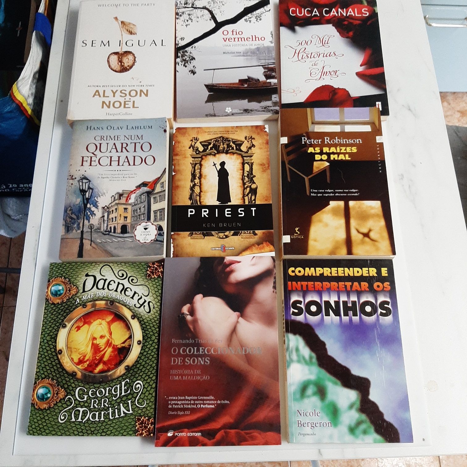 Lote de livros 4 - romances, policiais e outros
