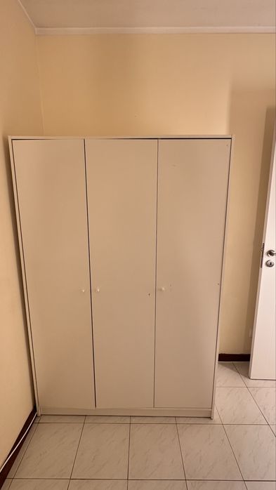 Cama  e guarda roupa