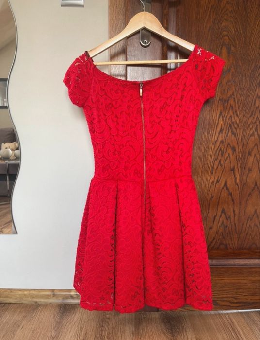 Czerwona sukienka, rozmiar S, s.Moriss