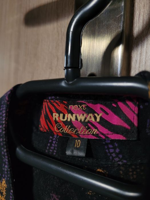 Next sukienka z ozdobnymi guzikami S